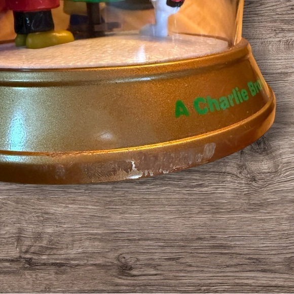 Vintage Spinning Ornament - A Charlie Brown Christmas - 1999 - Picture 7 of 7